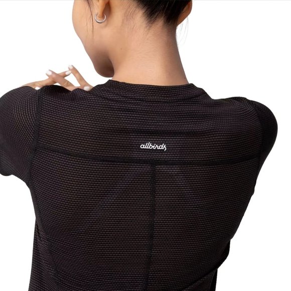 COPY - COPY - allbirds Women's Natural Run Short Sleeve Tee Black Size Medium - Picture 2 of 3